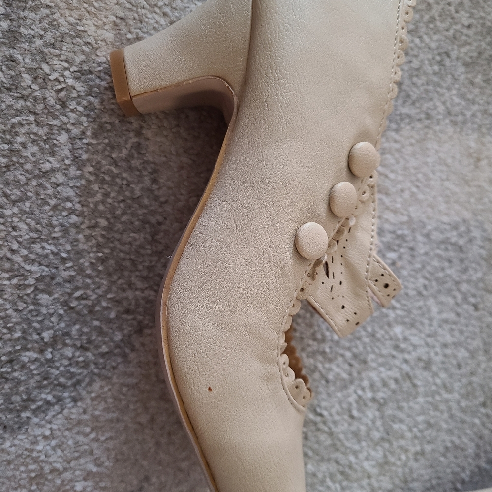 Bundle of Vintage Style Heels/Flats (EUC)! - Picture 3 of 13